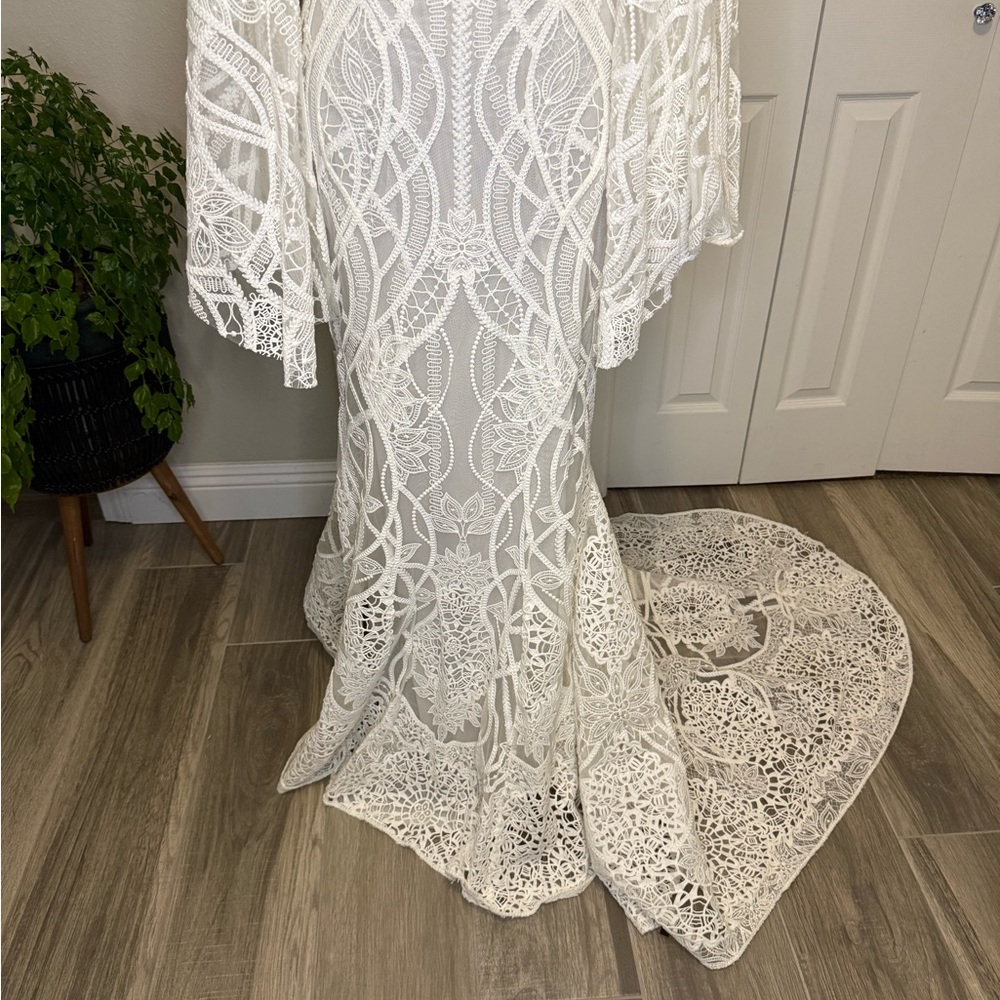 Rue De Seine Ivory Lace Wedding Dress - Picture 9 of 13